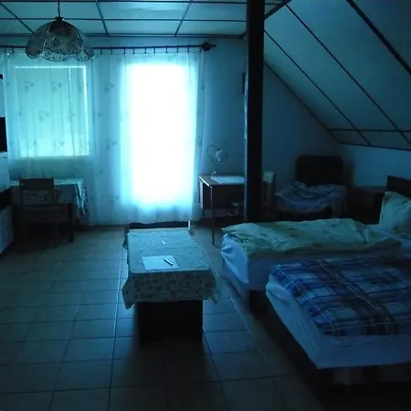Andrea Apartman * Alsópáhok
