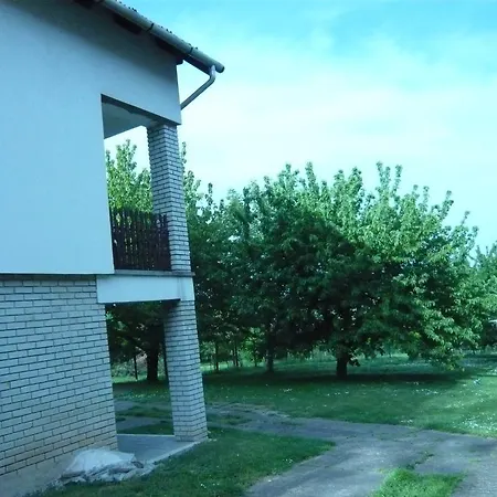 Andrea Apartman 아파트 Alsópáhok