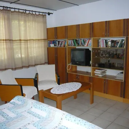 아파트 Andrea Apartman *